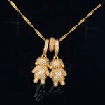 COLAR 2 FILHAS CRAVEJADO - BANHADO EM OURO 18K