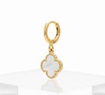 ARGOLA TREVO MADREPEROLA - BANHADO EM OURO 18K