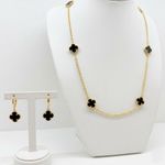 CONJUNTO 6 TREVOS PEROLADO BRINCO + COLAR BANHADO EM OURO 18K