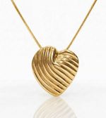 CONJUNTO BRINCO + COLAR CORAÇÃO BANHADO A OURO 18K