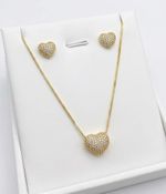 CONJUNTO COLAR + BRINCOS DE CORAÇÃO CRAVEJADO BANHADO A OURO 18K