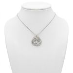 CONJUNTO COLAR MEDALHA ENTRELAÇADA + BRINCO BANHADO A PRATA 926