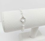 PULSEIRA DE PÉROLAS COM TREVO PEROLADO BANHADO EM PRATA 925