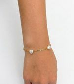 PULSEIRA INFANTIL PEROLAS CORAÇÃO BANHADO A OURO 18K