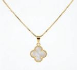 COLAR TREVO MADREPEROLA BANHADO EM OURO 18K