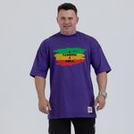 Camiseta Oversized A Camiseta é Roxa