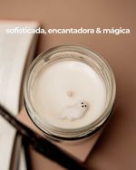 Vela Aromática Welcome to Magic | Peônia, Baunilha e Cedro
