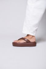 Chinelo Plataforma Marrom