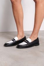 Mocassim Preto e Branco
