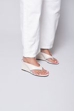 Sandália de Dedo Anabela Off White