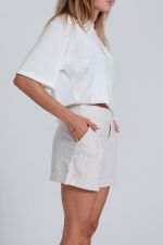 Short Curto Listrado Bege