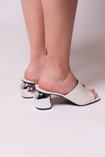 Tamanco Off White Salto de Metal 