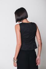 Blusa Alfaiataria Ilhós Preta