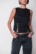 Blusa Alfaiataria Ilhós Preta