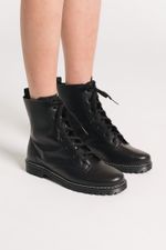 Coturno Essentials Preto