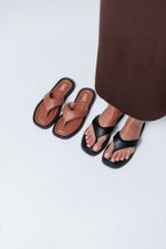 Chinelo Zoe Preto