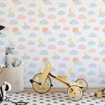 Papel de Parede Infantil com Nuvens Coloridas