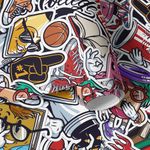 Papel de Parede com Adesivos de Grafites