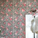 Papel de Parede Animal de Oncinha com Flores 