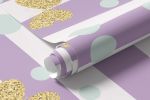 Papel de Parede Borboletas Douradas com Fundo Lilás