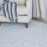 Tapete Artesanal Peludo Dupla Face Scandinavo Quadriculado Cinza 150x250