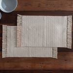 Jogo Americano Artesanal de 2 Peças 32cm x 45cm Coroa Cru c/ Branco
