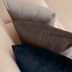 Capa de Almofada Veludo Premium Decorativa - Cinza Prata 45cm x 45cm