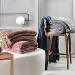 Cobertor Casal Super Soft Pele de Coelho Colorado Liso 180x220cm Marinho