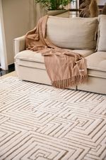 Tapete Sala Perfil Leve Caspian Quadros Off White e Bege 140x200