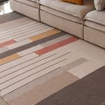 Tapete Artesanal Trama e Bico Grande para Sala Quadros Marrom 150x250