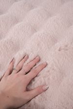 Tapete Pele de Coelho Livy Rose 100x150