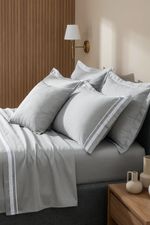 Jogo de Cama Bambu Genevê 300 Fios Cinza e Branco King