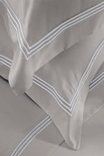 Jogo de Cama Cetim Eros 300 Fios Bege e Branco King