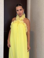 Vestido Frente Única Solto com Borda de Flores Amarelo