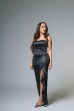 Vestido Cruzado e Babados Preto