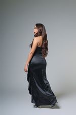 Vestido Cruzado e Babados Preto