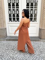 Conjunto Assimétrico com Blusa Longa e Calça Pantalona