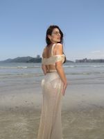 Conjunto Top de Alças Finas e Saia Midi em Brilho – Look Luxo para Praia