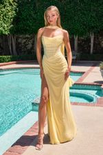 Vestido Longo de Tule Sereia com Corset Inteiro em Brilhos e Fenda Amarelo