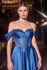 Vestido Longo com Corset Bordado em Florzinhas, Pedraria Fina e Saia Ampla com Mangas Removíveis Azul