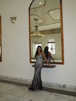 Vestido Longo Tomara que Caia Sereia com Decote em V e Transparência e Brilho Preto