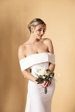Vestido de Noiva Longo Ombro a Ombro com Laço Gigante nas Costas Branco