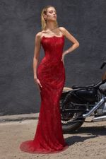 Vestido Longo Strapless com Corset Inteiro em Malha de Strass e Caimento Sereia Vermelho