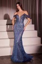 Vestido Longo Ombro a Ombro com Transparência no Busto e Bordado em Pedraria de Strass Azul