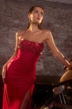 Vestido Longo Strapless com Corset Transparente e Bordado no Busto com Fenda Vermelho