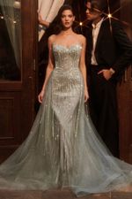 Vestido Longo Tomara que Caia Sereia com Strass, Capa de Tule e Corset com Barbatanas e Brilho Verde