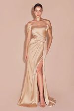 Vestido Longo Ombro a Ombro com Fenda Champagne