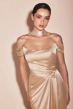 Vestido Longo Ombro a Ombro com Fenda Champagne