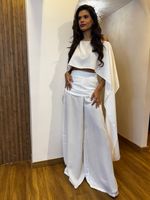 Conjunto Pantalona Ampla Cintura Alta c/ Blusa Assimétrica Branco