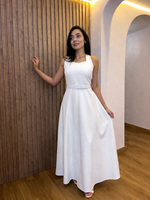 Vestido Longo Liso com Cinto Branco